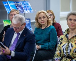 Совещание главных редакторов изданий, входящих в состав РУП «Издательство «Адукацыя і выхаванне» прошло 2 декабря Совещание главных редакторов изданий, входящих в состав РУП «Издательство «Адукацыя і выхаванне» прошло 2 декабря